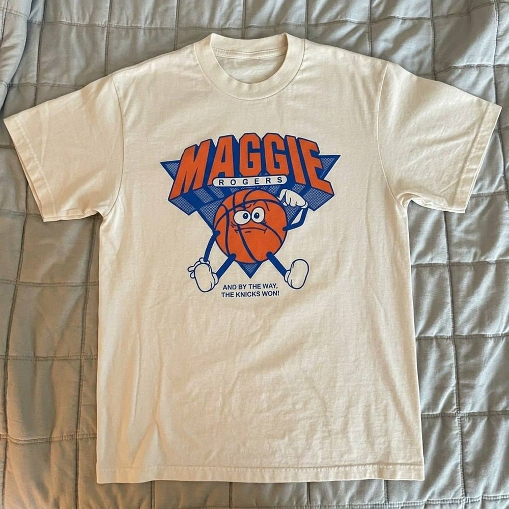 Maggie rogers Knicks Tshirt off white